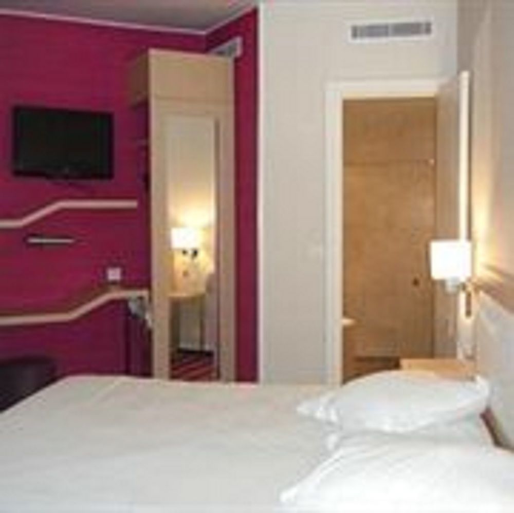 ดัวซี เอตวล โฮเทล Hotel ปารีส ภายนอก รูปภาพ