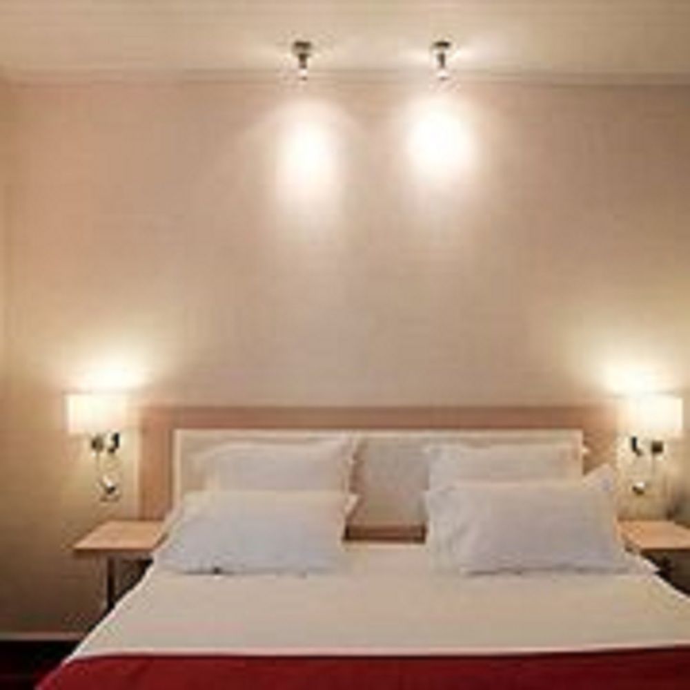 ดัวซี เอตวล โฮเทล Hotel ปารีส ภายนอก รูปภาพ